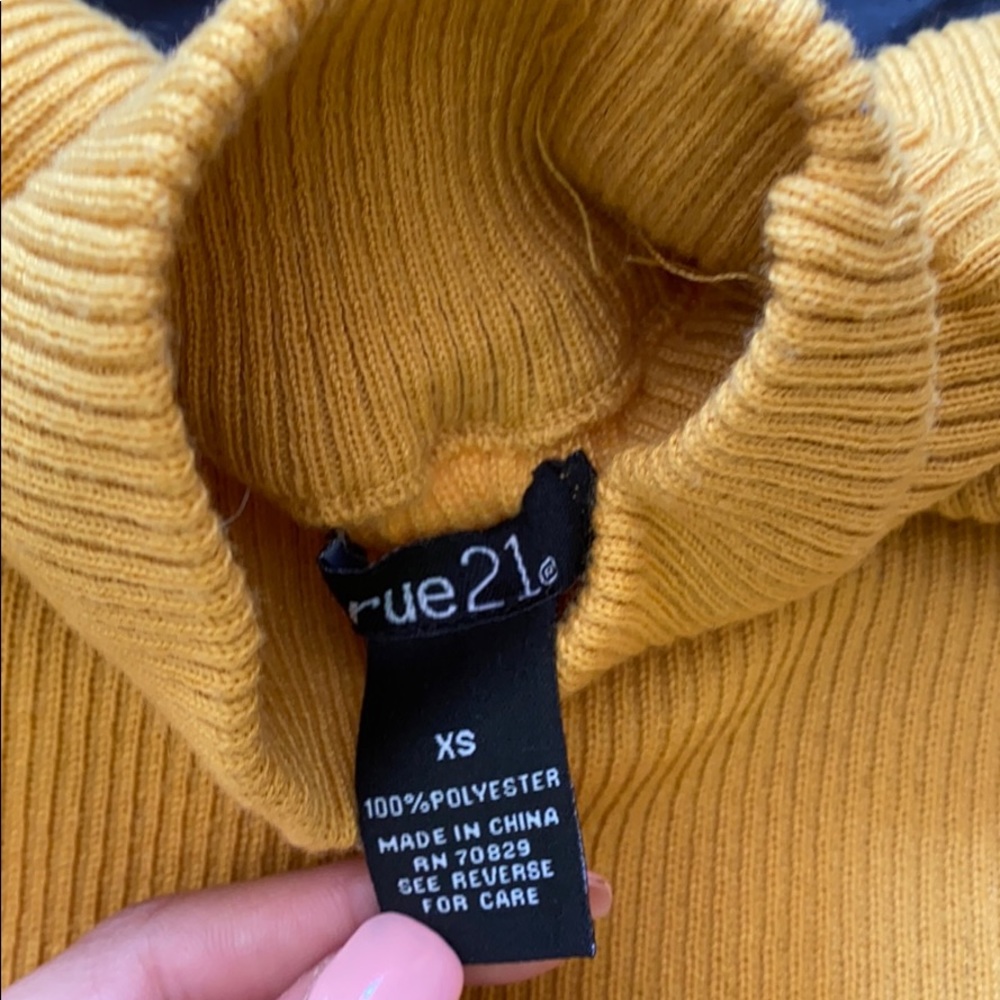 Sweater - Picture 2 of 4
